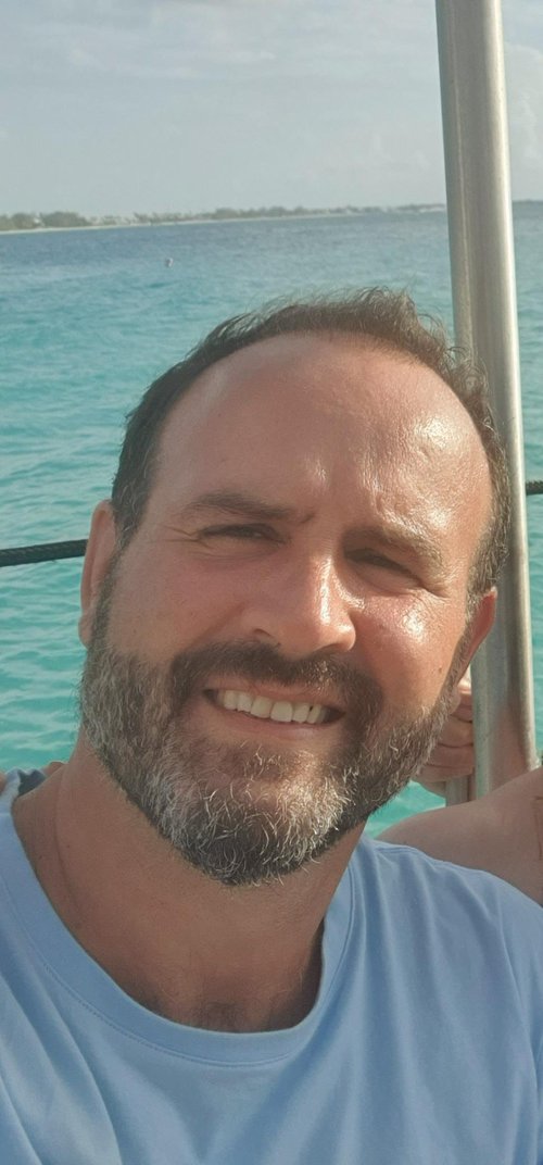 Fotografia de Caymano, Chico de 47 años