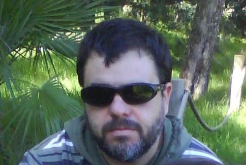 Fotografia de desmodromico, Chico de 56 años