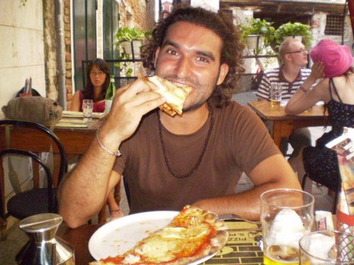 Fotografia de gibons, Chico de 49 años